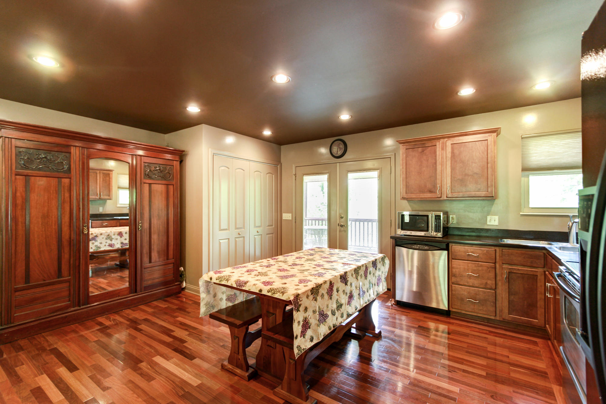 845 Cloyds Church Road Greenback, TN 37742 - Photo 10 of 28 Kitchen