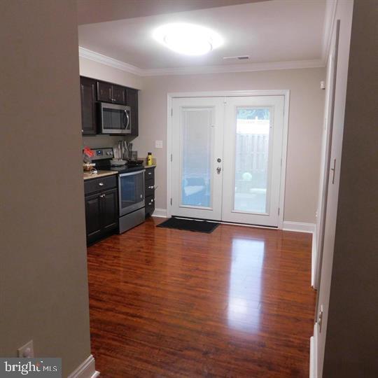567 Lancaster Place, Unit 567 Frederick, MD 21703 - Photo 6 of 20 2nd view of kitchen