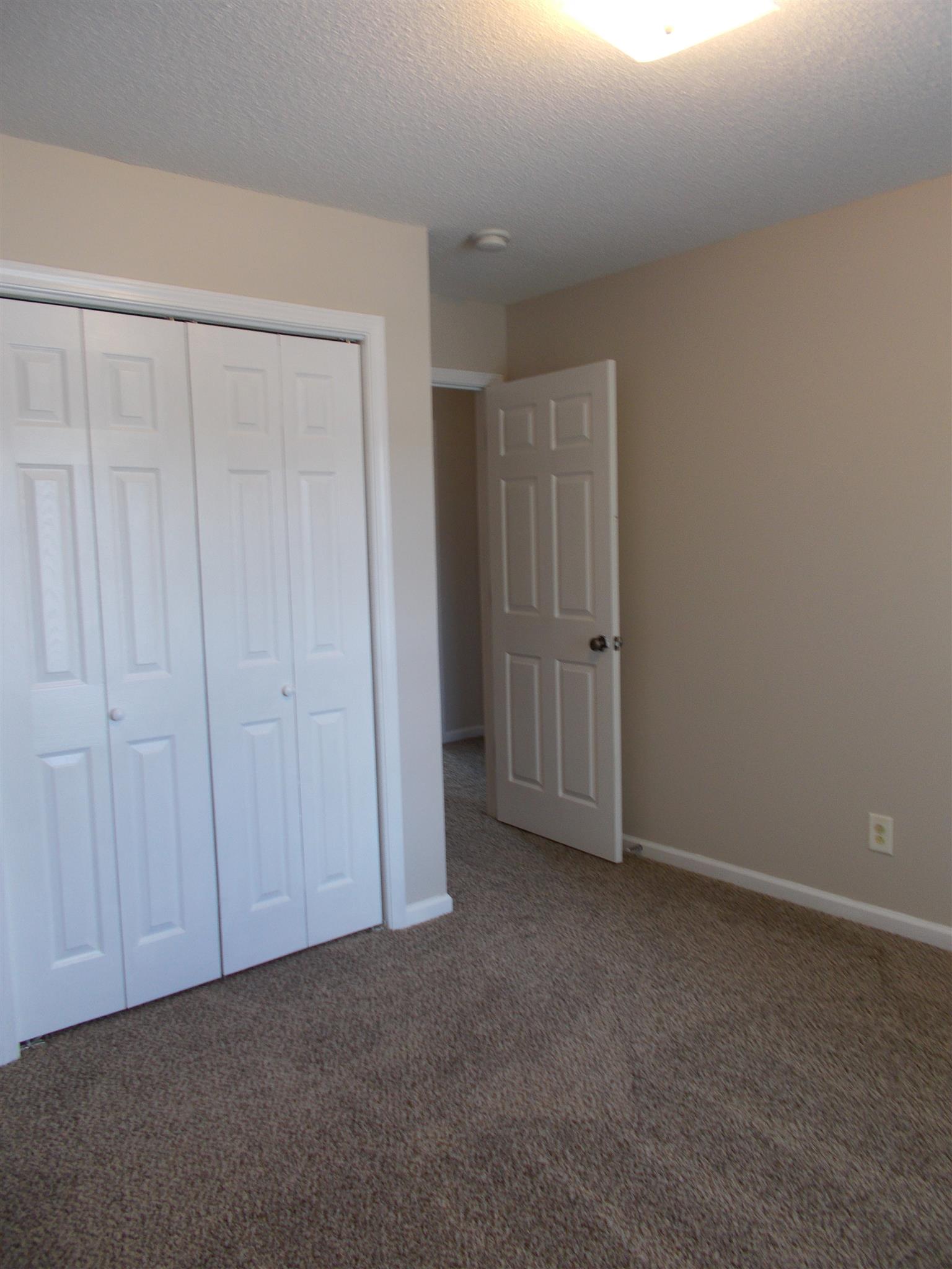 3398 Queensbury Road Clarksville, TN 37042 - Photo 12 of 26 an empty room with closet area