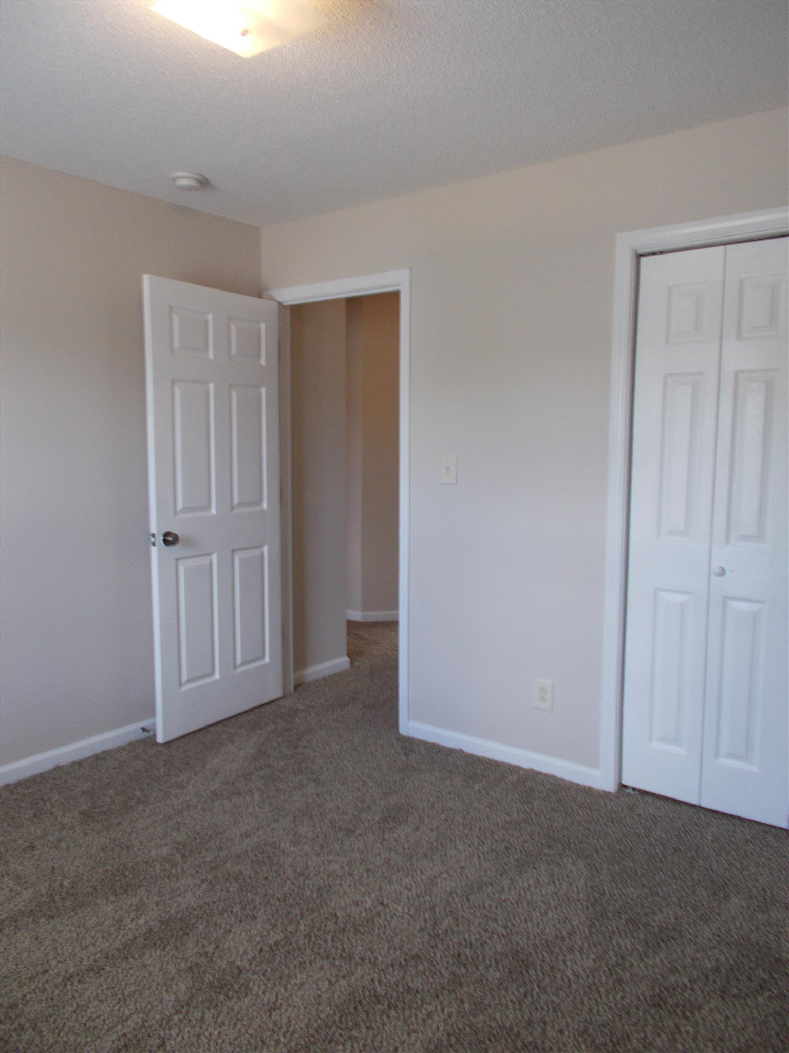 3398 Queensbury Road Clarksville, TN 37042 - Photo 13 of 26 a view of an empty room and closet area