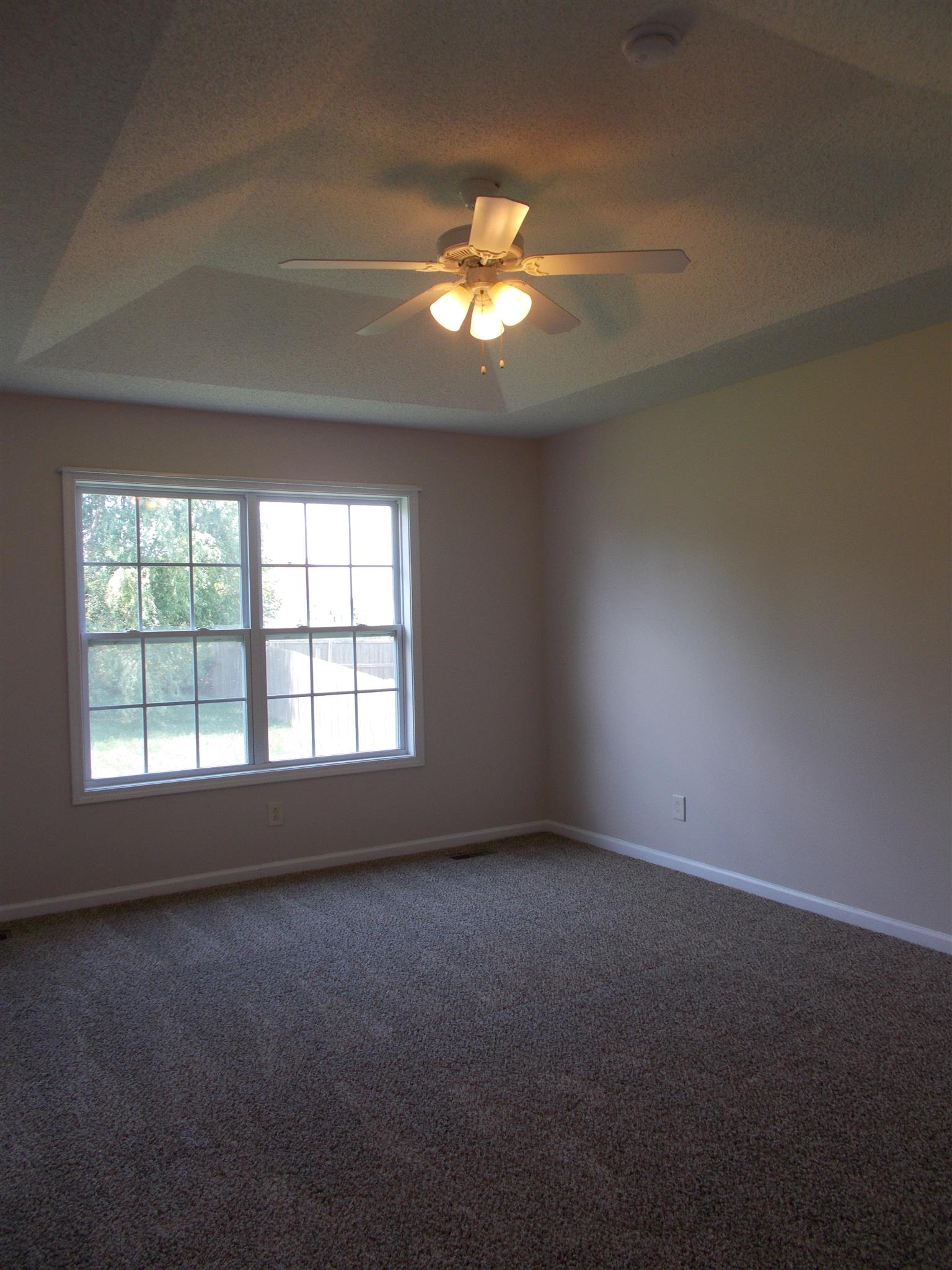 3398 Queensbury Road Clarksville, TN 37042 - Photo 16 of 26 an empty room with a window