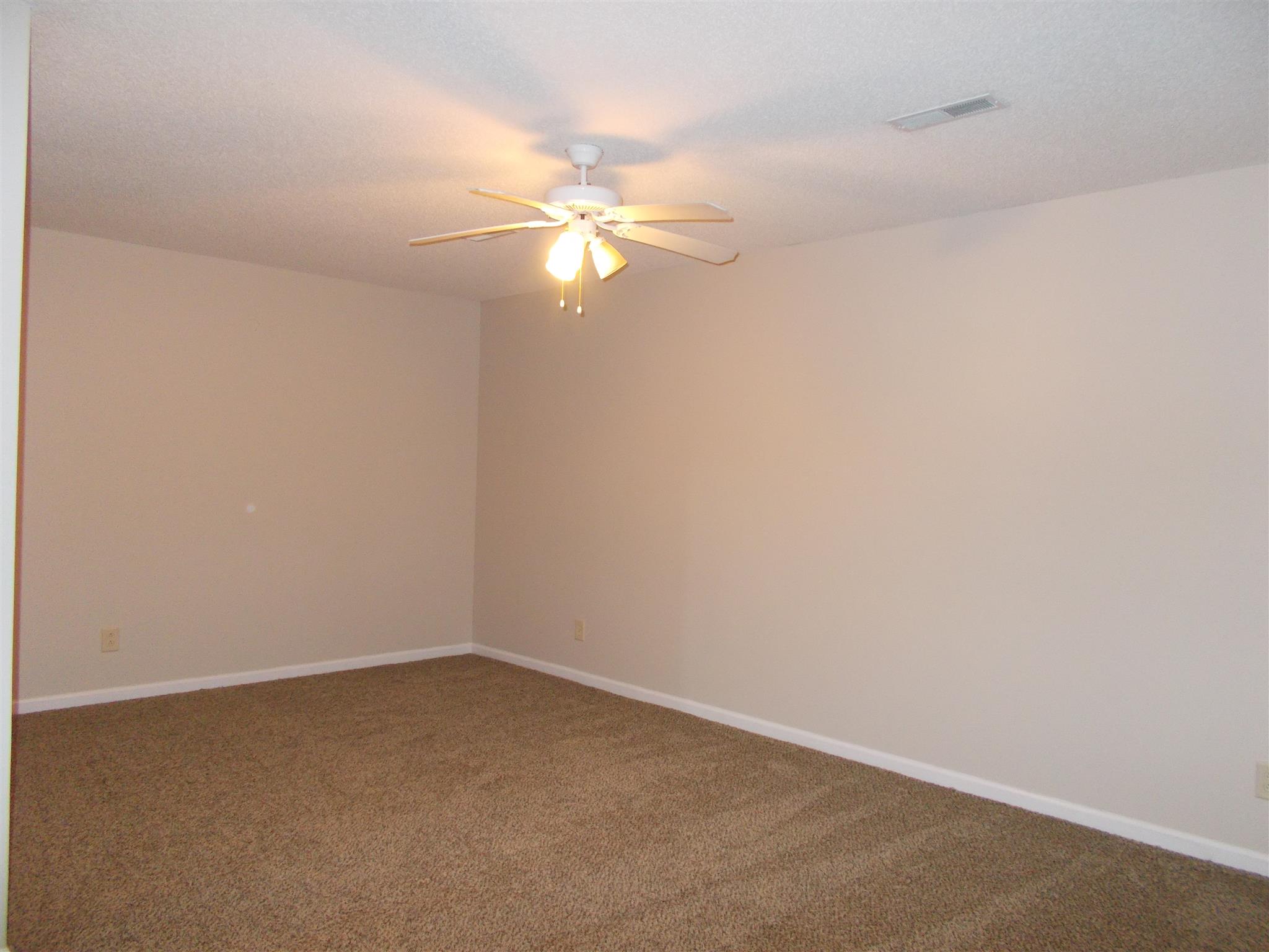 3398 Queensbury Road Clarksville, TN 37042 - Photo 20 of 26 a view of an empty room
