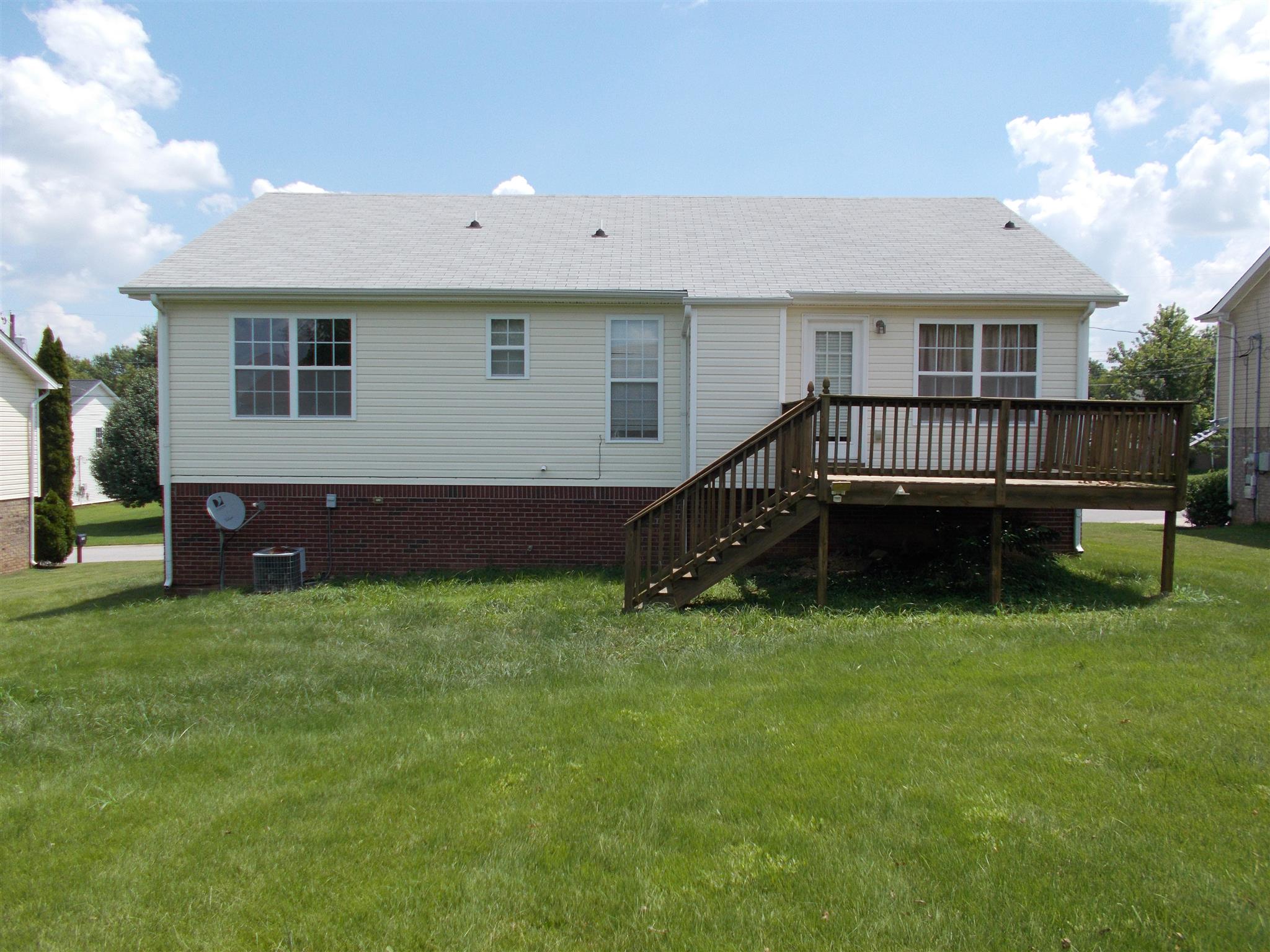 3398 Queensbury Road Clarksville, TN 37042 - Photo 25 of 26 a house view with a garden space