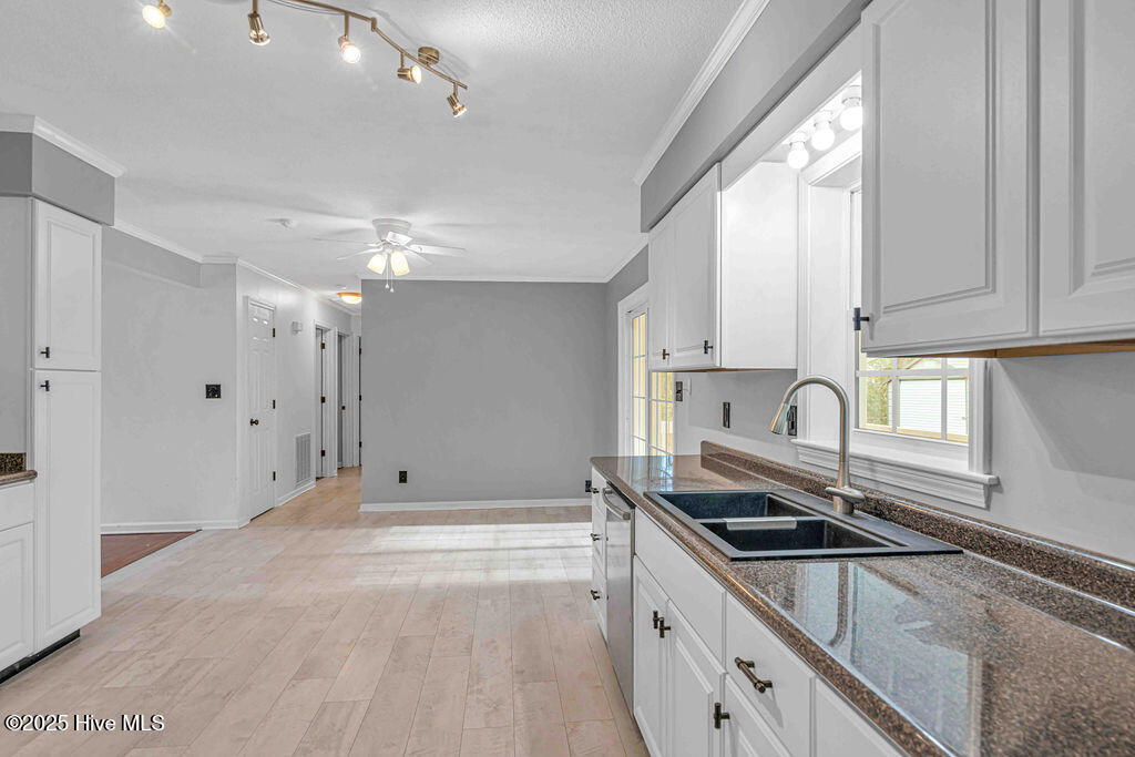 203 Pineview Road Jacksonville, NC 28546 - Photo 11 of 29 DSC_1057