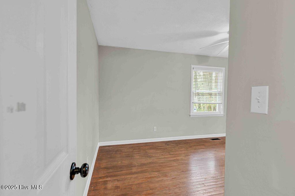 203 Pineview Road Jacksonville, NC 28546 - Photo 18 of 29 DSC_1102