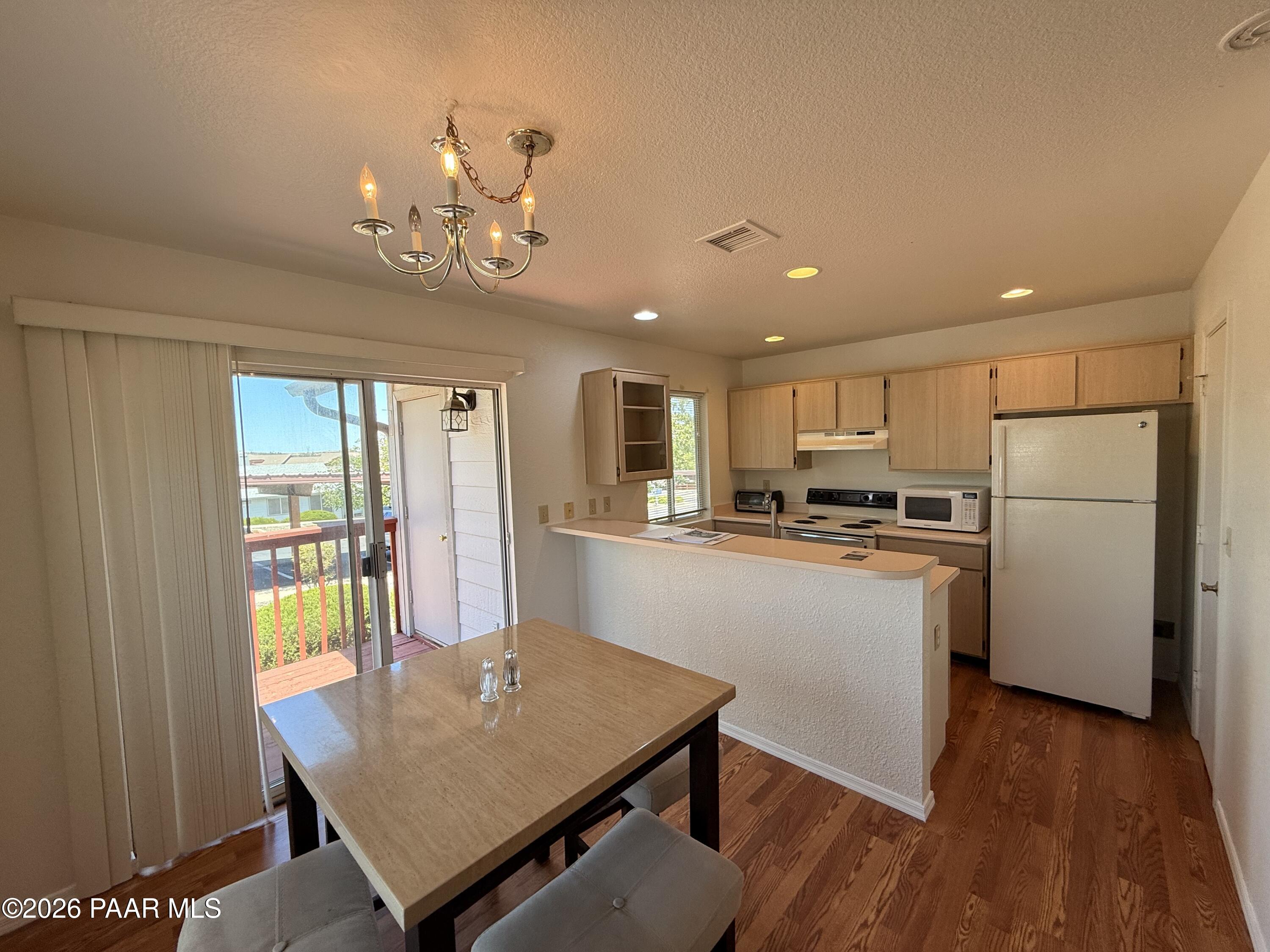 3059 Smokey Road, Unit 21E Prescott, AZ 86301 - Photo 27 of 37 Dining kitchen