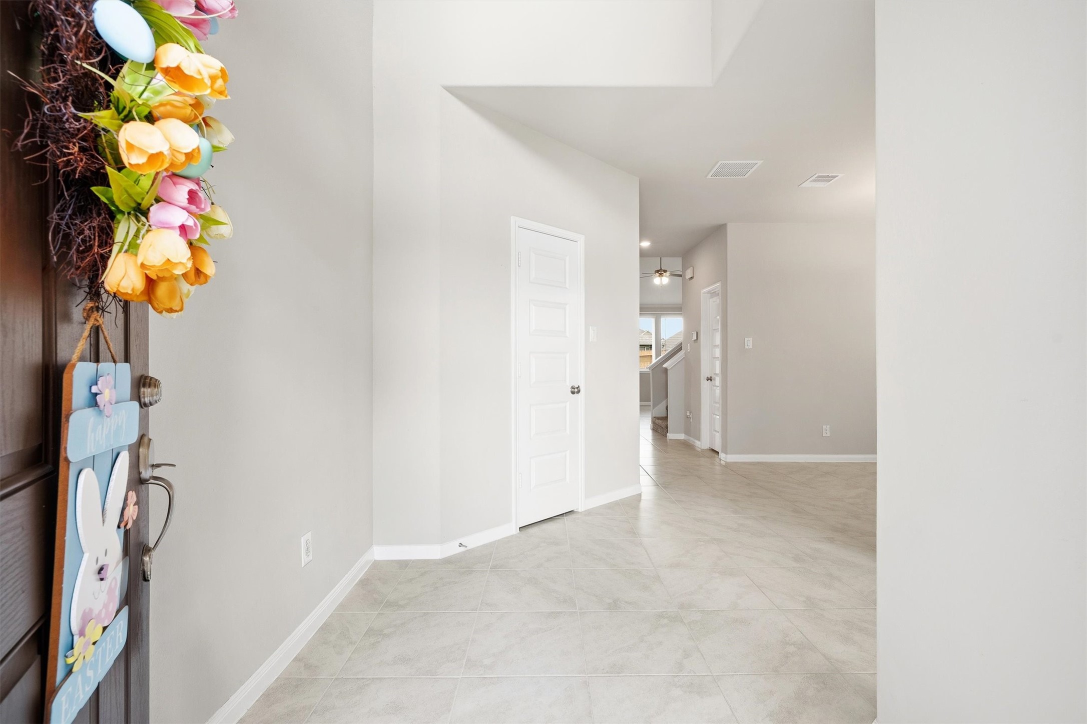 2413 Olancha Drive Rosharon, TX 77583 - Photo 4 of 41 Inviting foyer with neutral color tiles, soft gray walls with immediate access to the study area.