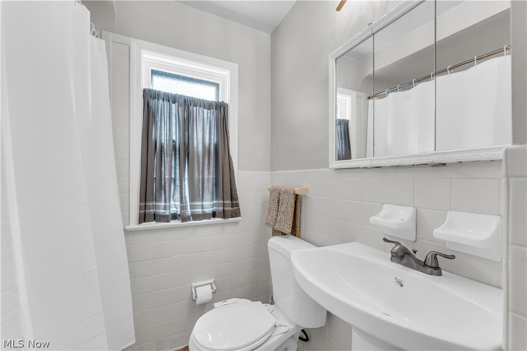 5448 Summit Road Lyndhurst, OH 44124 - Photo 18 of 28 Gallery Image 18