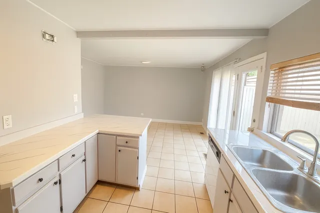 $278,000 | 5567 Court F, Unit 5567, Hanover Park, IL 60133