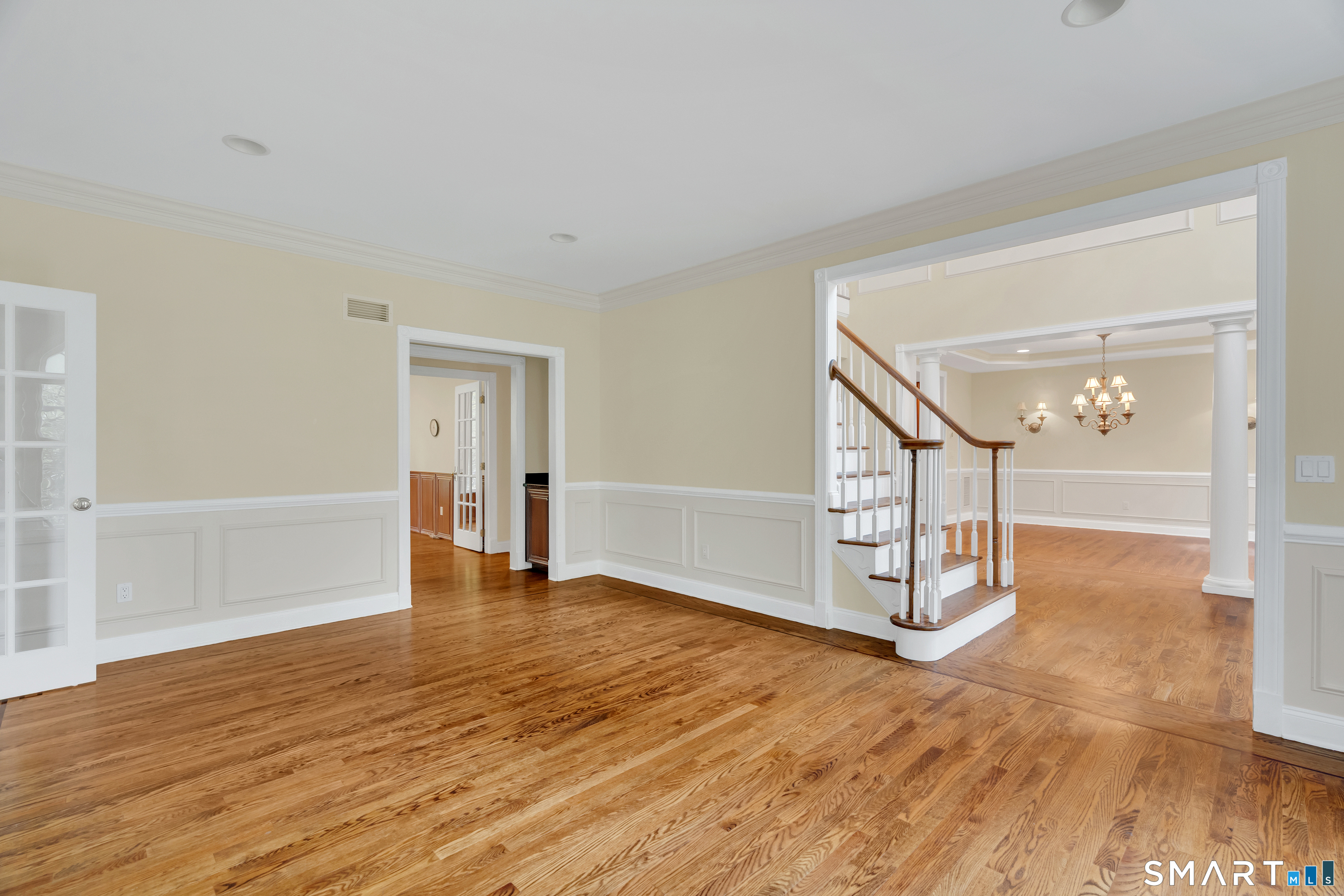 105 Beecher Road Woodbridge, CT 06525 - Photo 4 of 40
