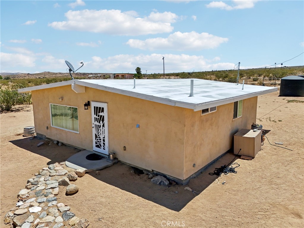 51474 Mills Road Johnson Valley, CA 92285 - Photo 28 of 56 a view of a terrace with chairs