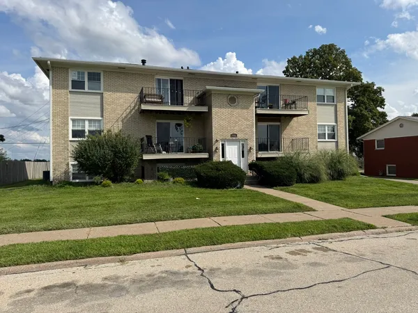 $1,000 | 4305 North Ripley Street, Unit 3, Davenport, IA 52806