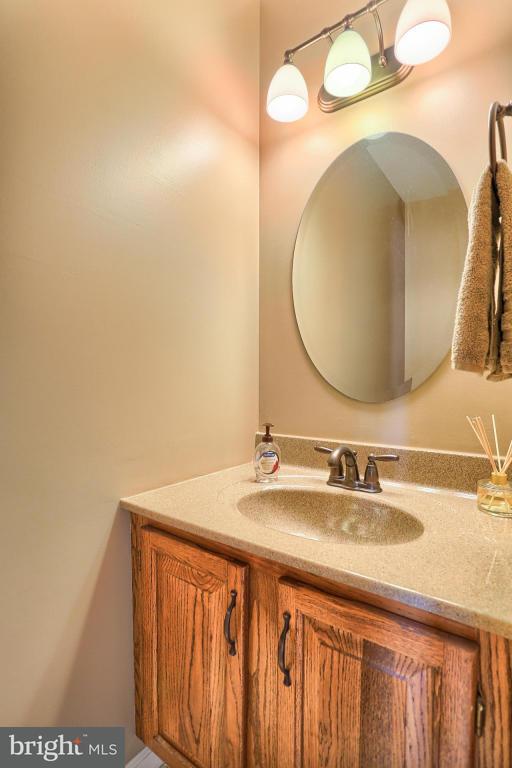 867 Ballstown Road Lititz, PA 17543 - Photo 8 of 35