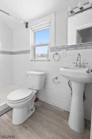 $1,000 | 211 North 13th Street, Newark, NJ 07107