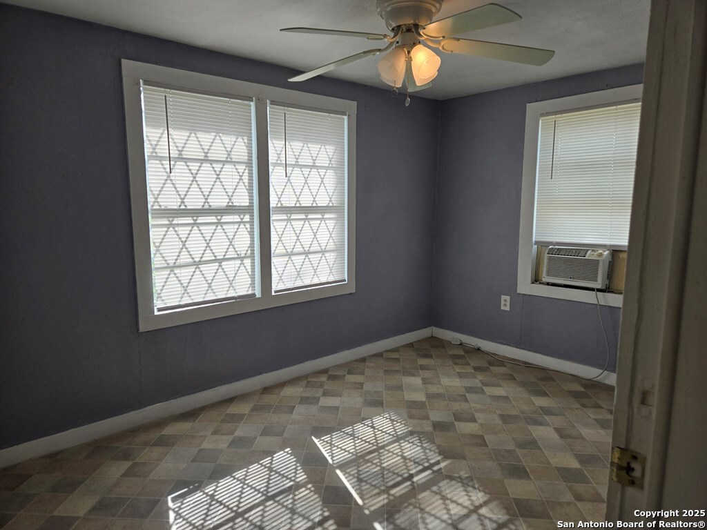 206 North Commerce Street Pettus, TX 78146 - Photo 11 of 21