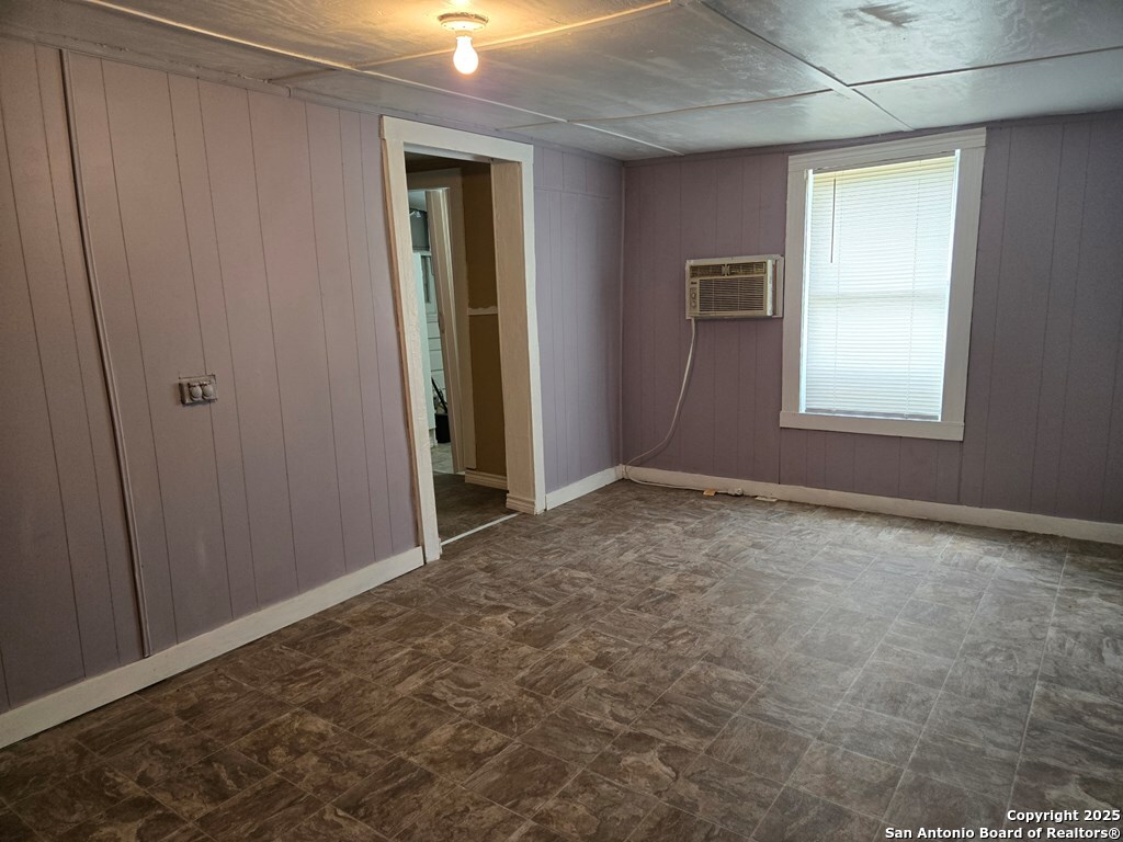 206 North Commerce Street Pettus, TX 78146 - Photo 13 of 21