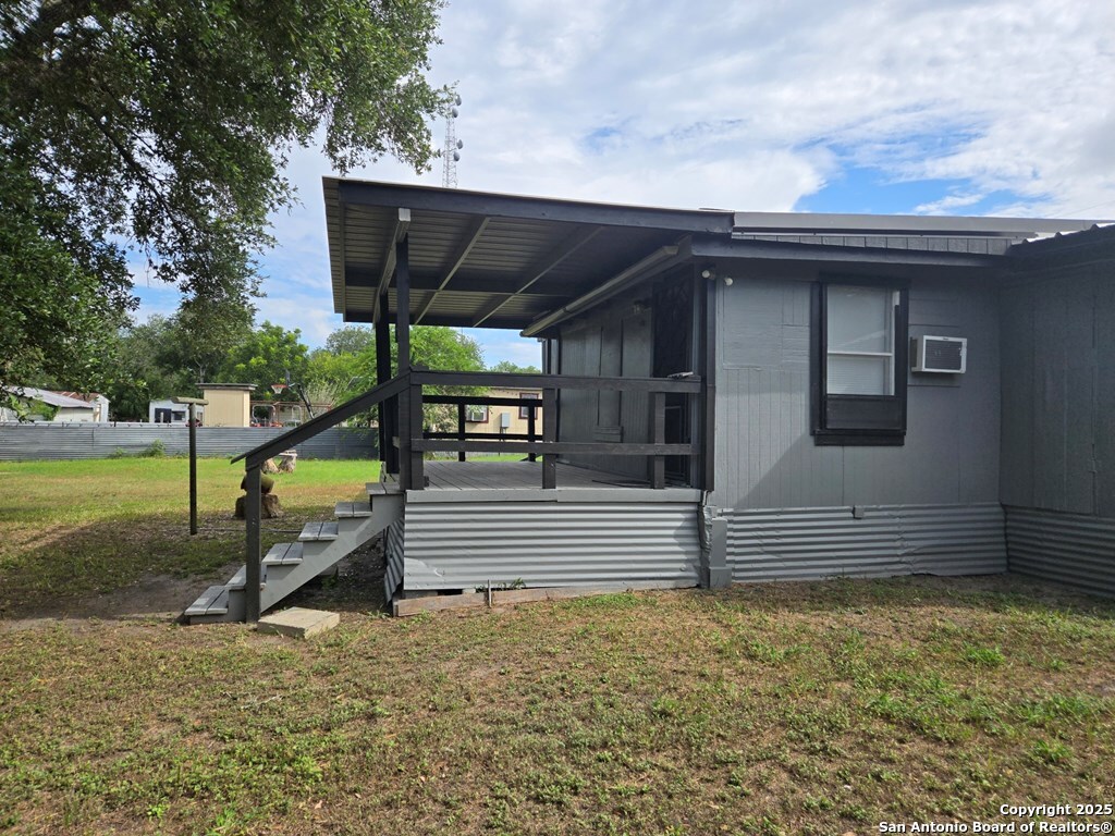 206 North Commerce Street Pettus, TX 78146 - Photo 17 of 21