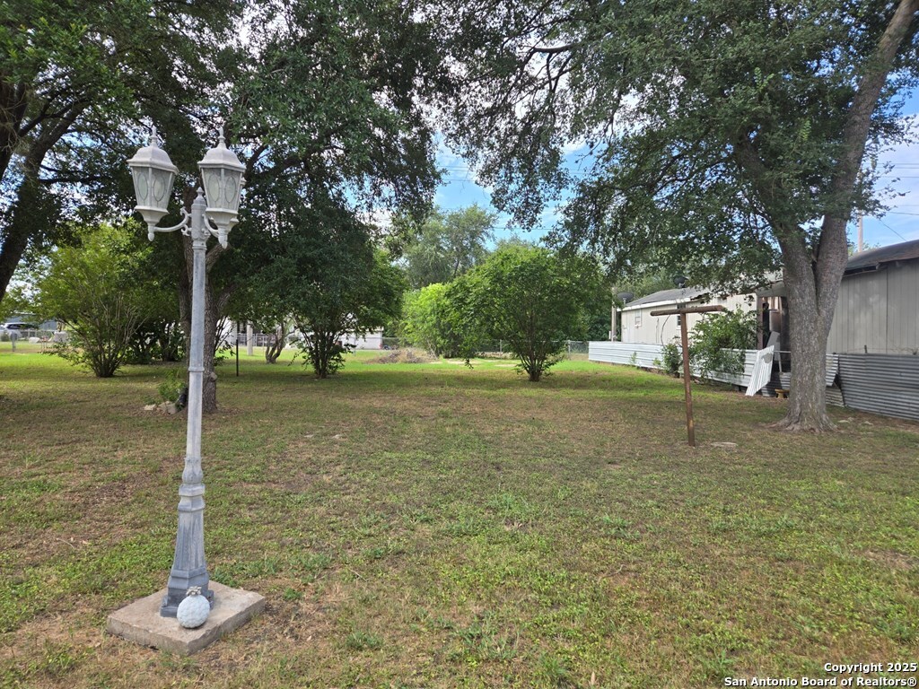 206 North Commerce Street Pettus, TX 78146 - Photo 18 of 21