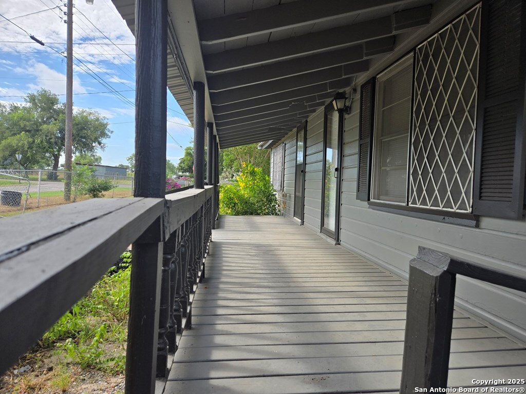 206 North Commerce Street Pettus, TX 78146 - Photo 2 of 21