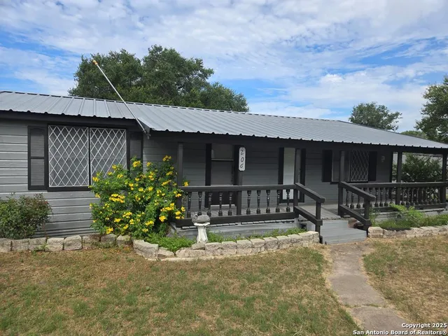 $95,000 | 206 North Commerce Street, Pettus, TX 78146
