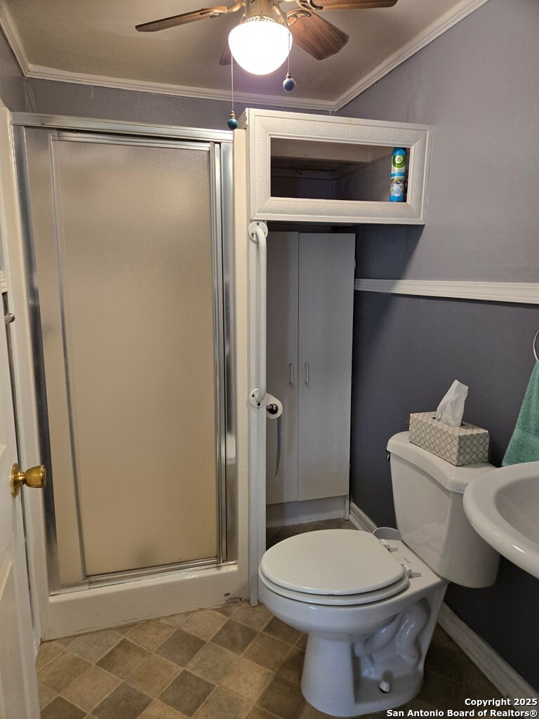 206 North Commerce Street Pettus, TX 78146 - Photo 9 of 21