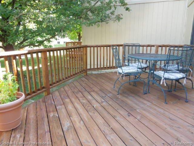 2251 Crystal Drive Rochester, MI 48309 - Photo 23 of 27 Deck