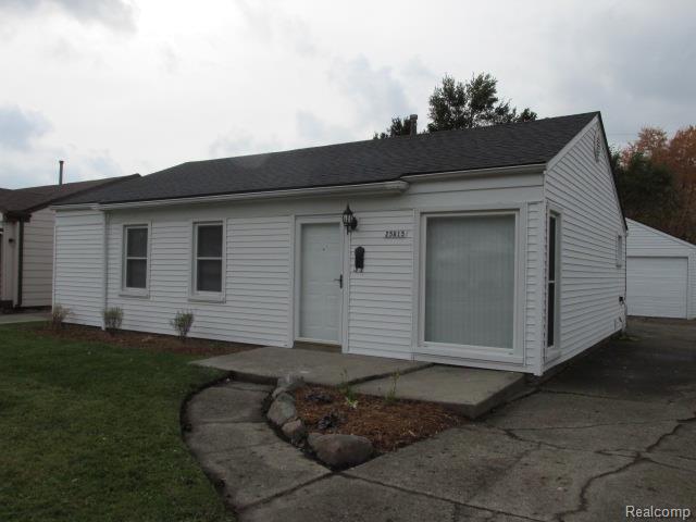 25815 Hayes Road Warren, MI 48089 - Photo 1 of 21 IMG_1286.jpg