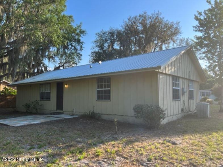 108 River Rd Drive Palatka, FL 32177 - Photo 2 of 11 a view of a house with a yard