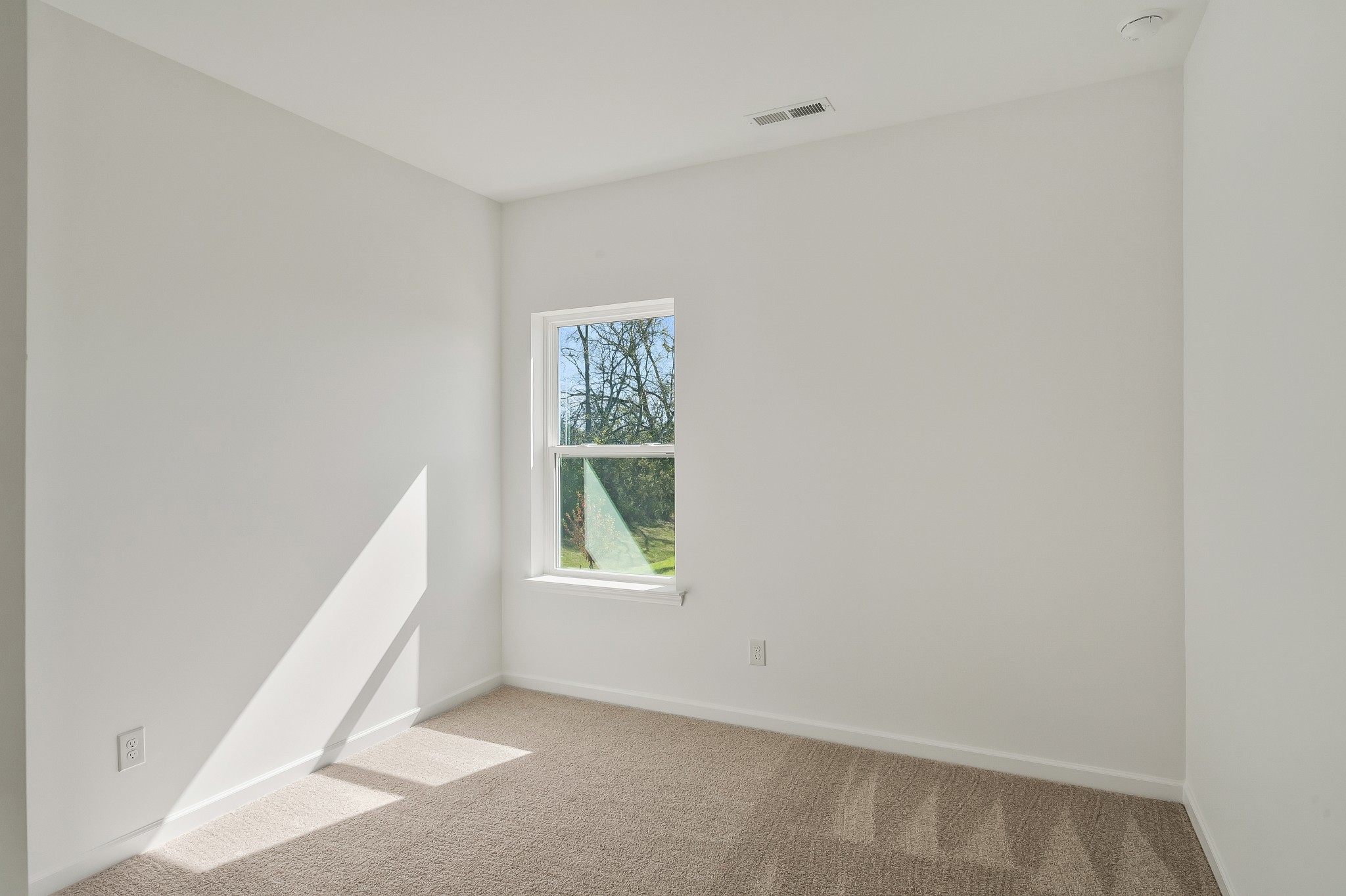 2052 Mackinac Bend Gallatin, TN 37066 - Photo 32 of 38 an empty room with windows