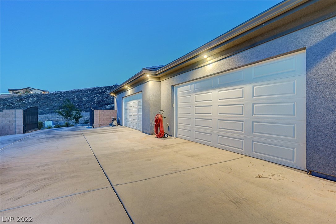 1129 Jessie Road Henderson, NV 89002 - Photo 2 of 49 Gallery Image 2