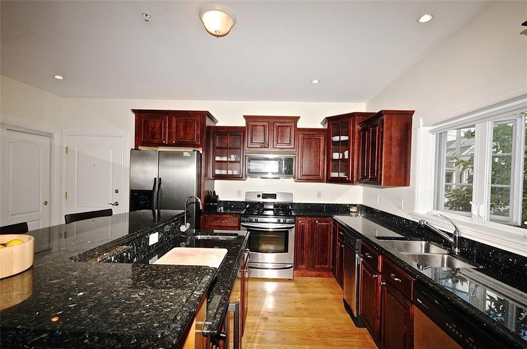 24 Brackett Street, Unit 2 Portland, ME 04102 - Photo 8 of 29 Photo