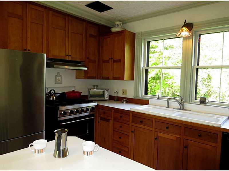 99 Main Street Tenants Harbor, ME 04860 - Photo 8 of 35 Kitchen.