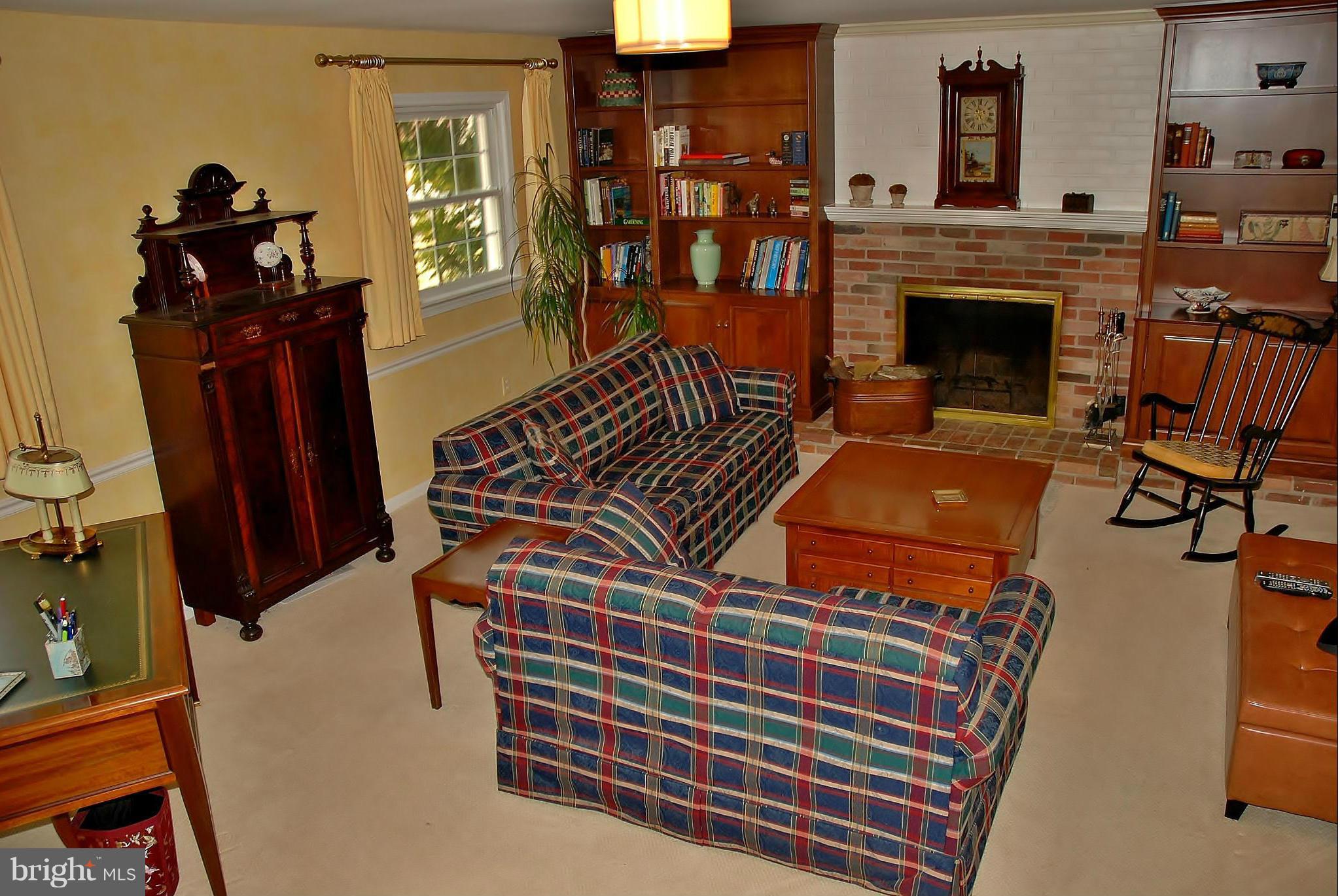 9916 Harrogate Road Bethesda, MD 20817 - Photo 13 of 25 Family Room