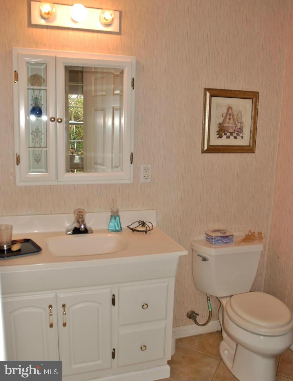 9916 Harrogate Road Bethesda, MD 20817 - Photo 20 of 25 1st Floor Bath