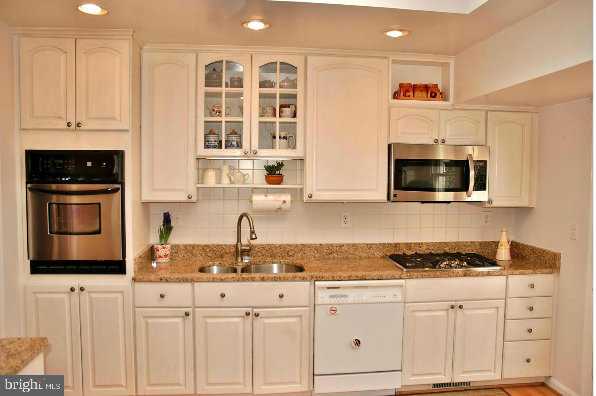 9916 Harrogate Road Bethesda, MD 20817 - Photo 4 of 25 Kitchen 3