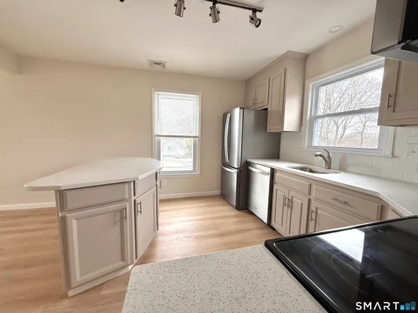 $3,100 | 194 High Ridge Avenue, Unit 2, Ridgefield, CT 06877
