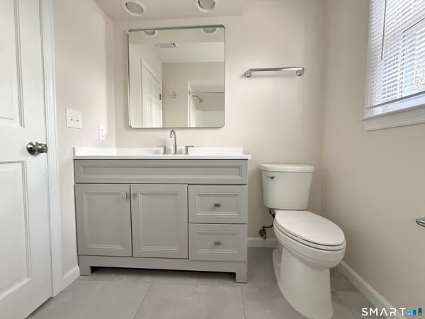 $3,100 | 194 High Ridge Avenue, Unit 2, Ridgefield, CT 06877