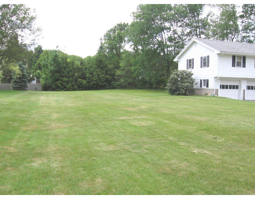 8 Hemlock Road Andover, MA 01810 - Photo 11 of 11 Gallery Image 11