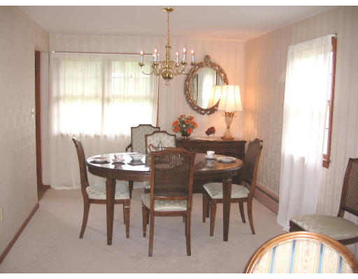 8 Hemlock Road Andover, MA 01810 - Photo 2 of 11 Gallery Image 2