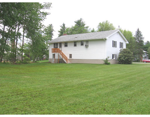 8 Hemlock Road Andover, MA 01810 - Photo 10 of 11 Gallery Image 10
