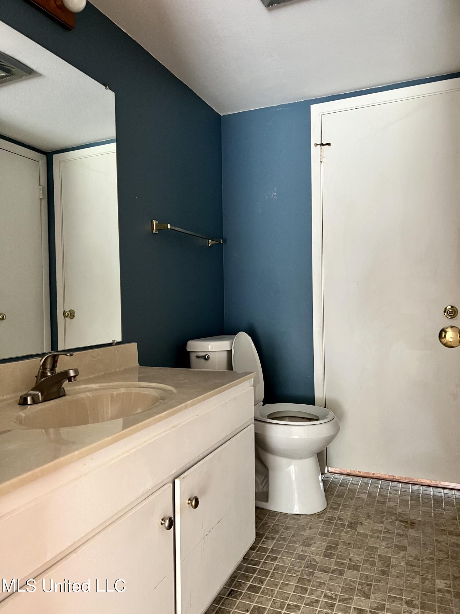 242 Molokai, Unit J Diamondhead, MS 39525 - Photo 11 of 11 9BF45A55-3052-4E28-97B6-8DAF3E2BFBFD