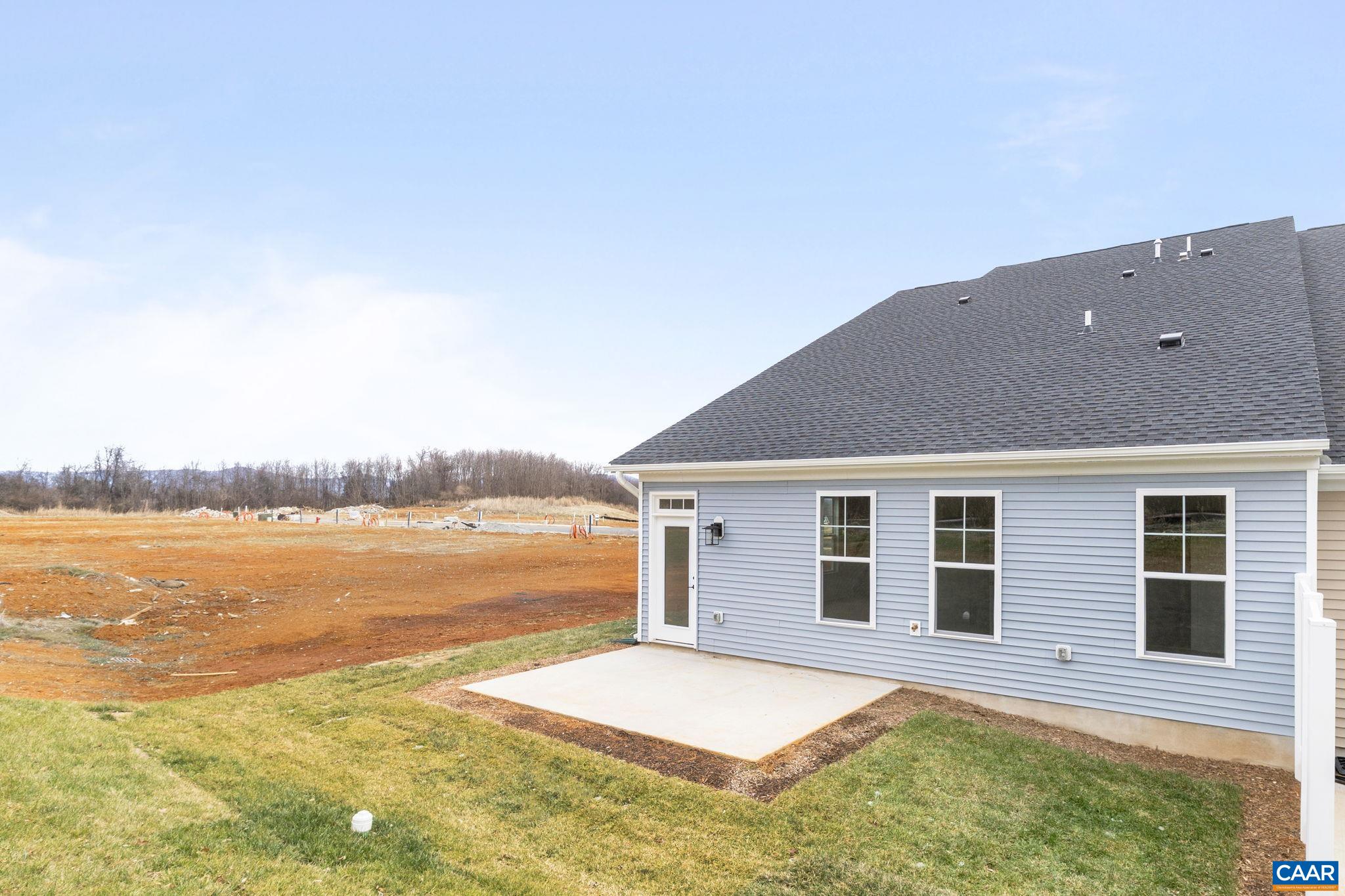 321 Springdale Road Waynesboro, VA 22980 - Photo 47 of 49 a balcony with an ocean view