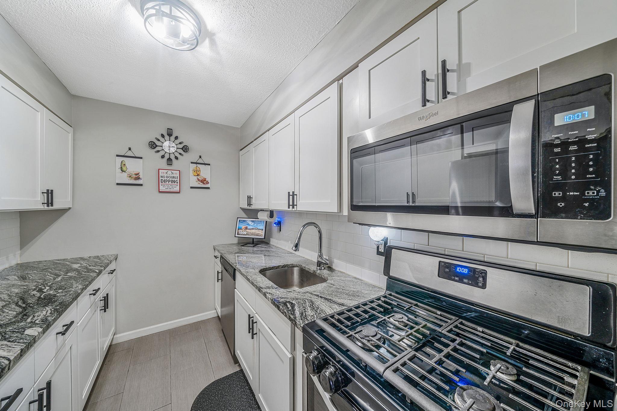 201 Lake Pointe Circle, Unit 201 Middle Island, NY 11953 - Photo 11 of 19