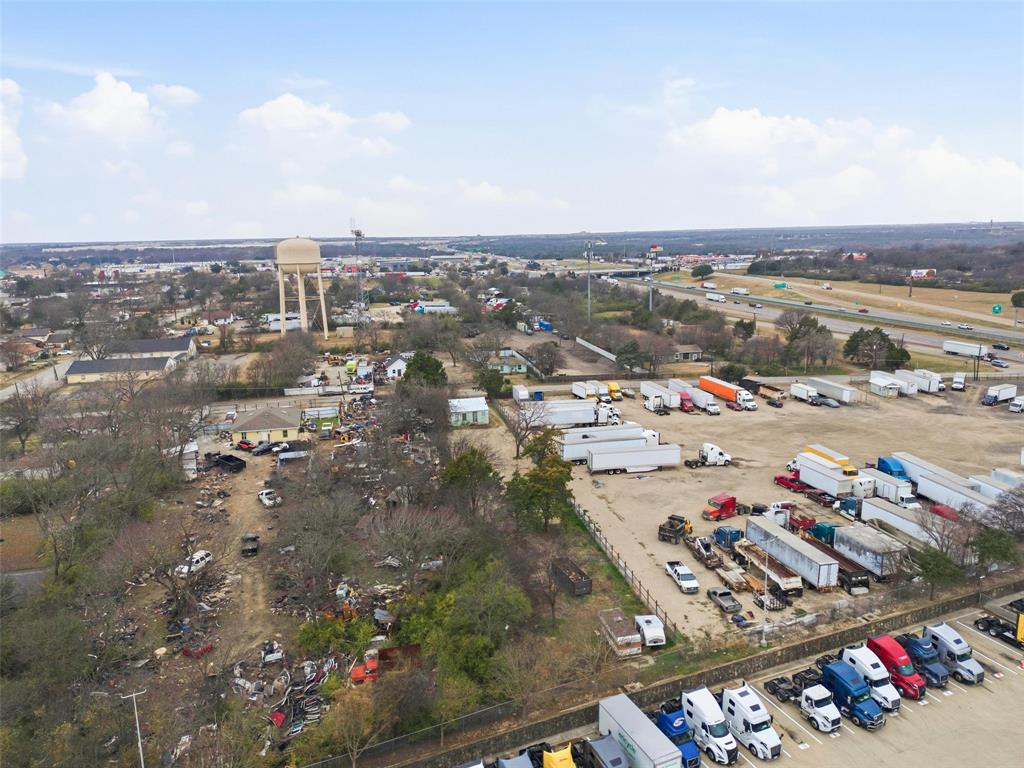 8322 Honeysuckle Lane Dallas, TX 75241 - Photo 5 of 15