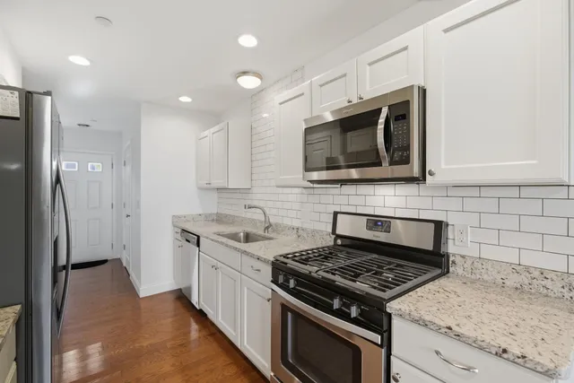 $459,000 | 75 Deerwood Drive, Unit B, Nashua, NH 03063