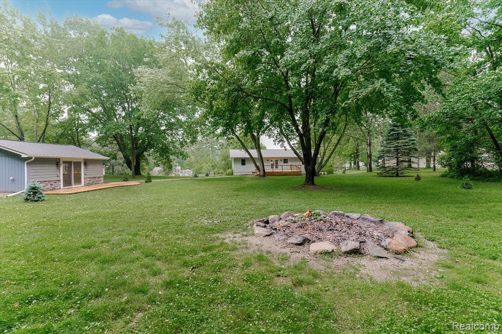 4072 Mill Lake Road Lake Orion, MI 48360 - Photo 24 of 29 Gallery Image 24