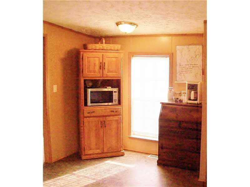 840 Saxonburg Road Butler, PA 16002 - Photo 4 of 18 Kitchen.