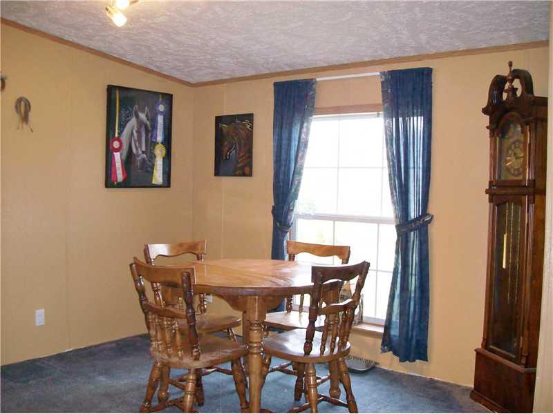 840 Saxonburg Road Butler, PA 16002 - Photo 8 of 18 Dining Room.