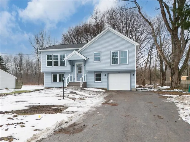 $389,900 | 6648 Lakeside Road, Ontario, NY 14519