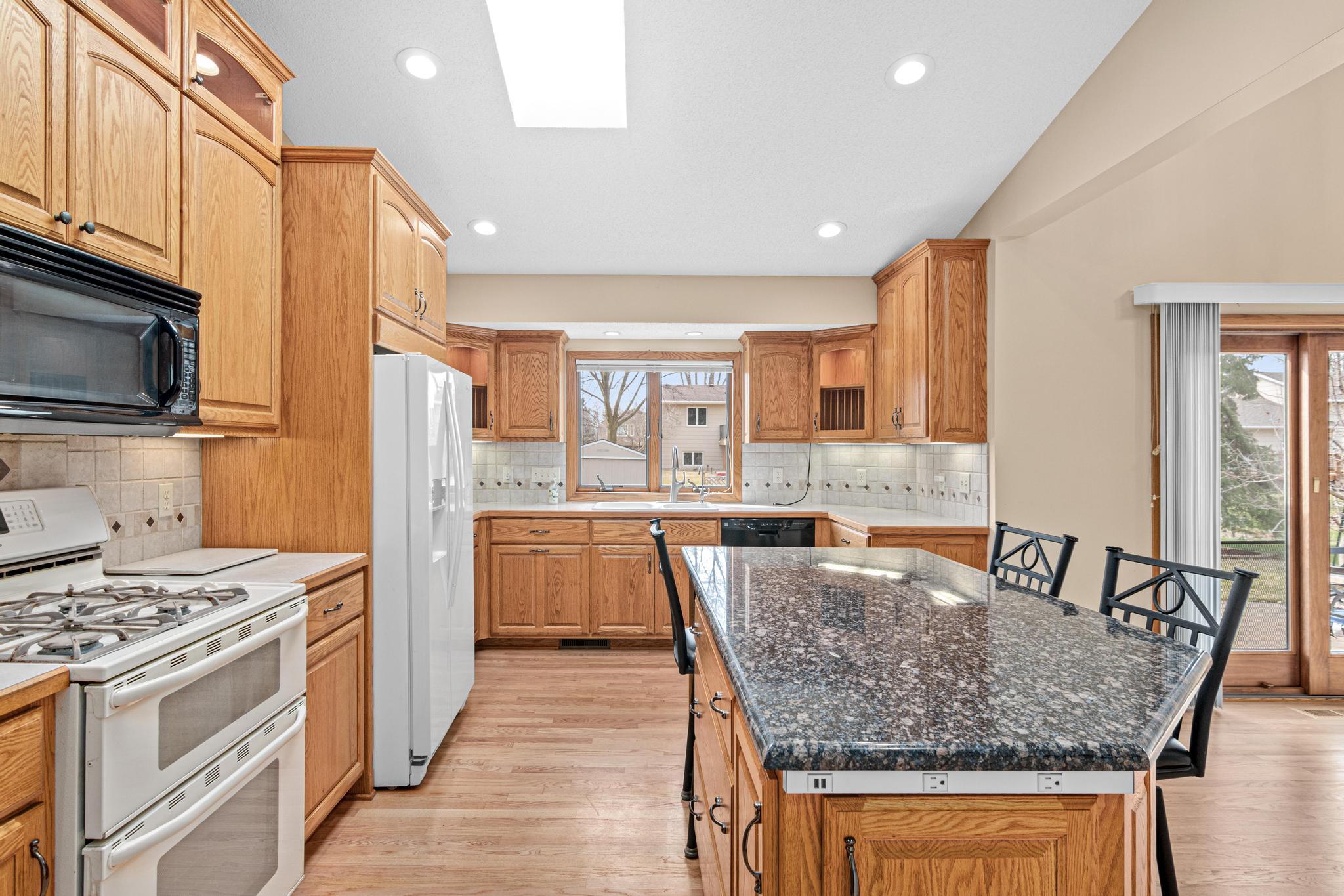 12465 90th Place North Maple Grove, MN 55369 - Photo 4 of 32